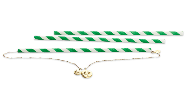 packing necklaces in straws