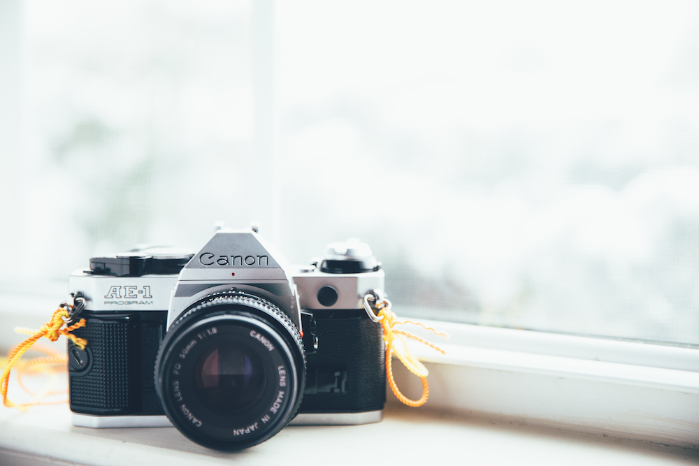 Vintage Canon camera to take photos on your wedding day with LD Photolab