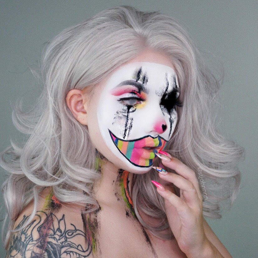 Glam Clown Halloween Makeup.